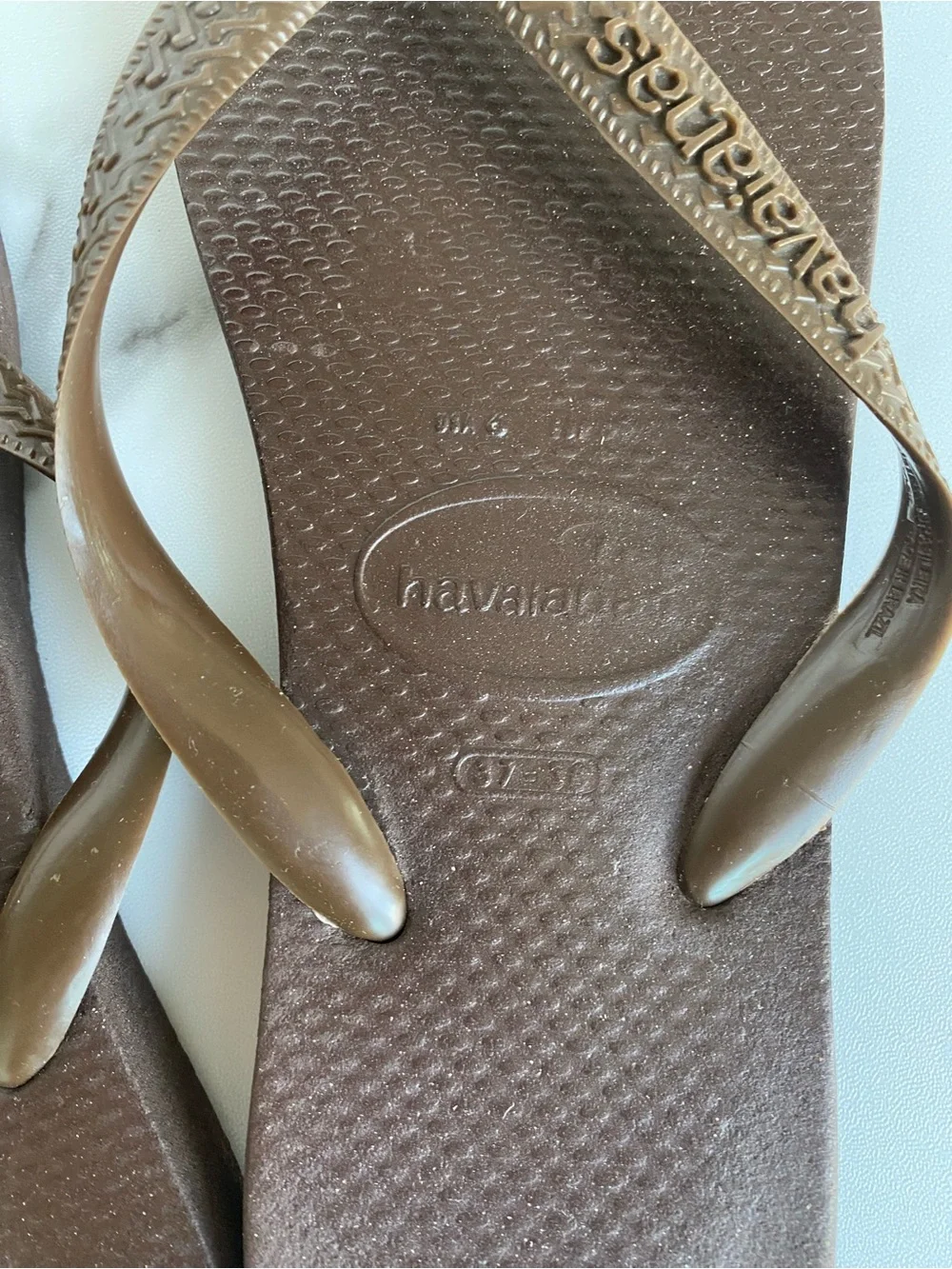havaianas womens size 6 dark brown flips flops